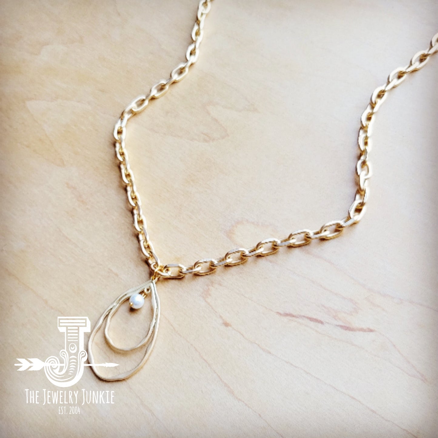 Matte Gold Necklace w/ Matte Gold Pearl Pendant 259o