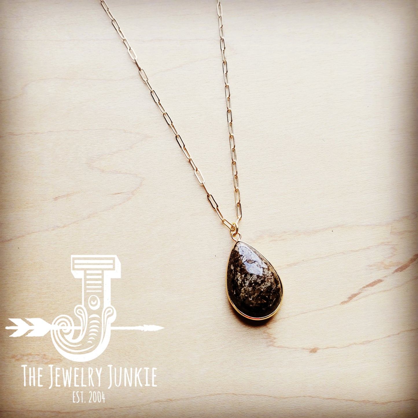 *Matte Gold Collar Necklace w/ Genuine Bronzite Pendant 256o