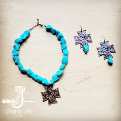 Chunky Blue Turquoise Collar Necklace w/ Cross Pendant