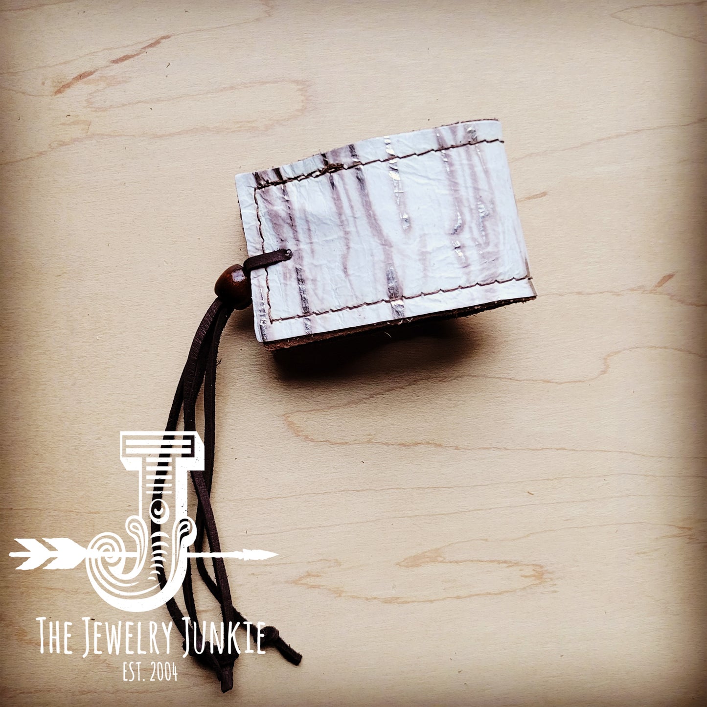 *Wide Leather Cuff w/ Adjustable Tie-White Chateau 002u
