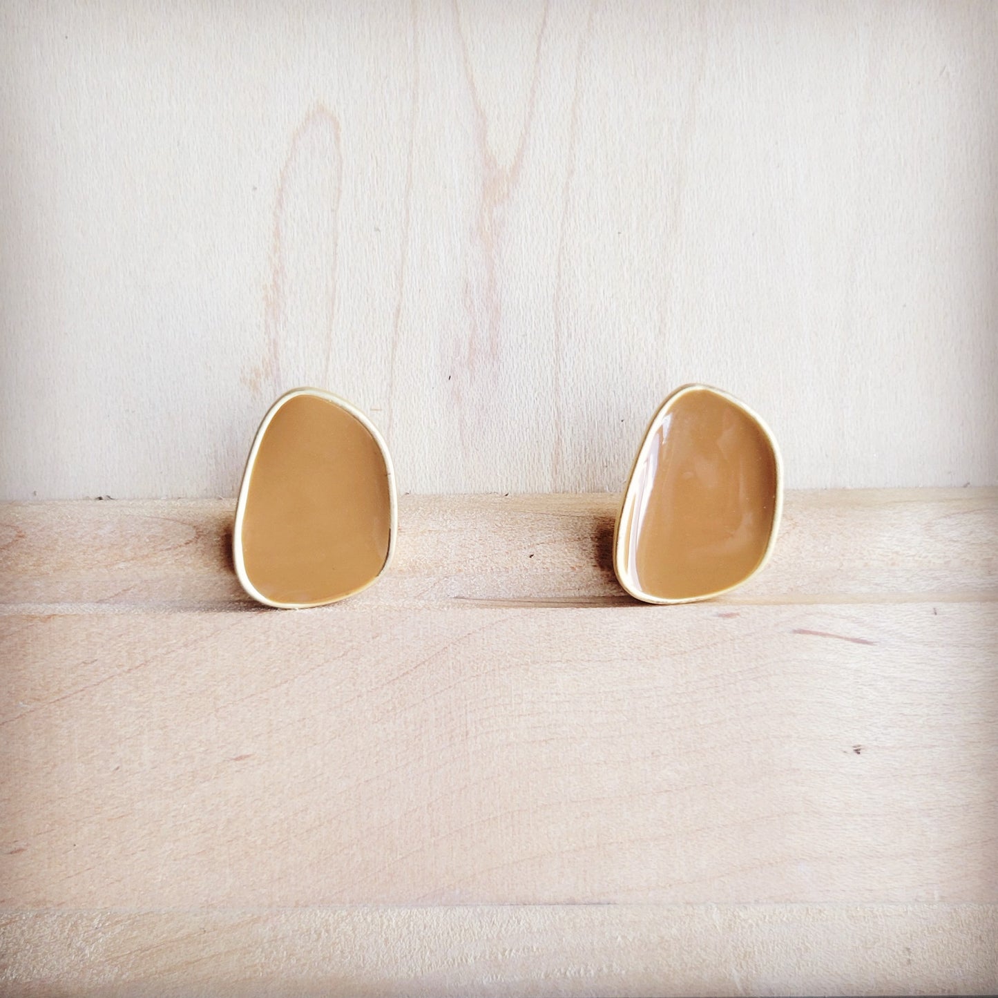 **Matte Gold Stud Scroll Earrings 222jd