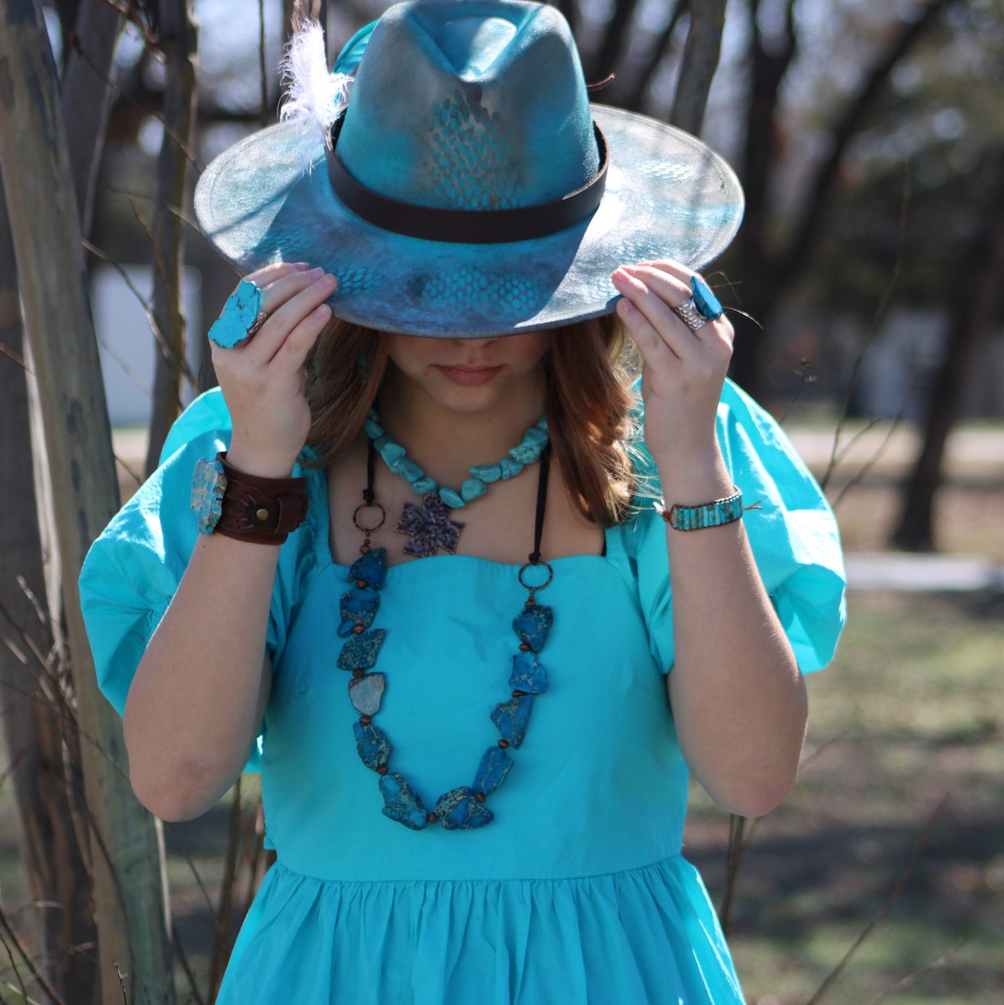 **Chunky Blue Turquoise Collar Necklace w/ Cross Pendant 258x