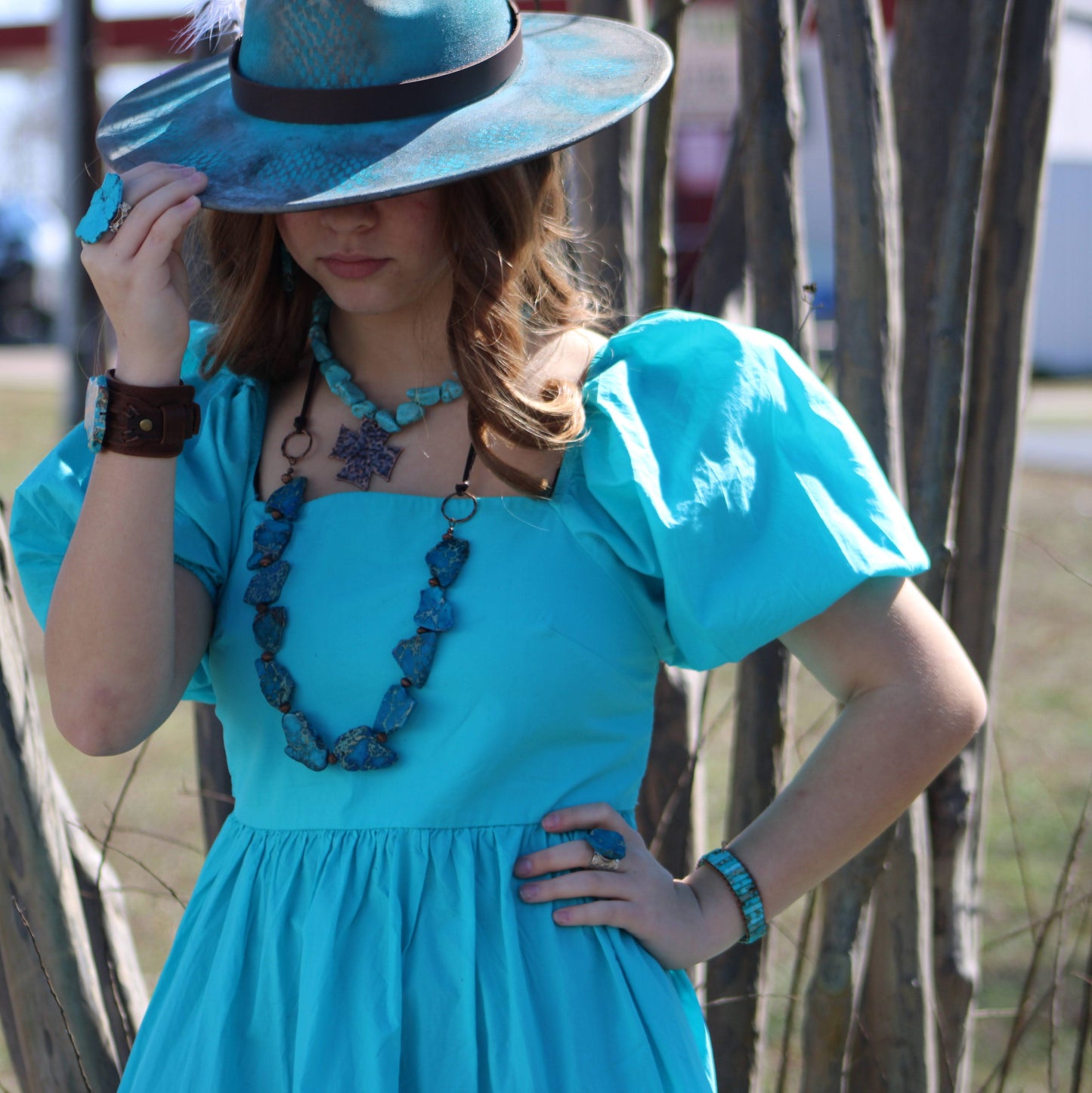 **Chunky Blue Turquoise Collar Necklace w/ Cross Pendant 258x