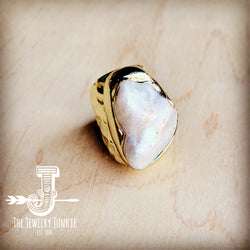 Genuine Freshwater Pearl Ring in Golden Setting 012z