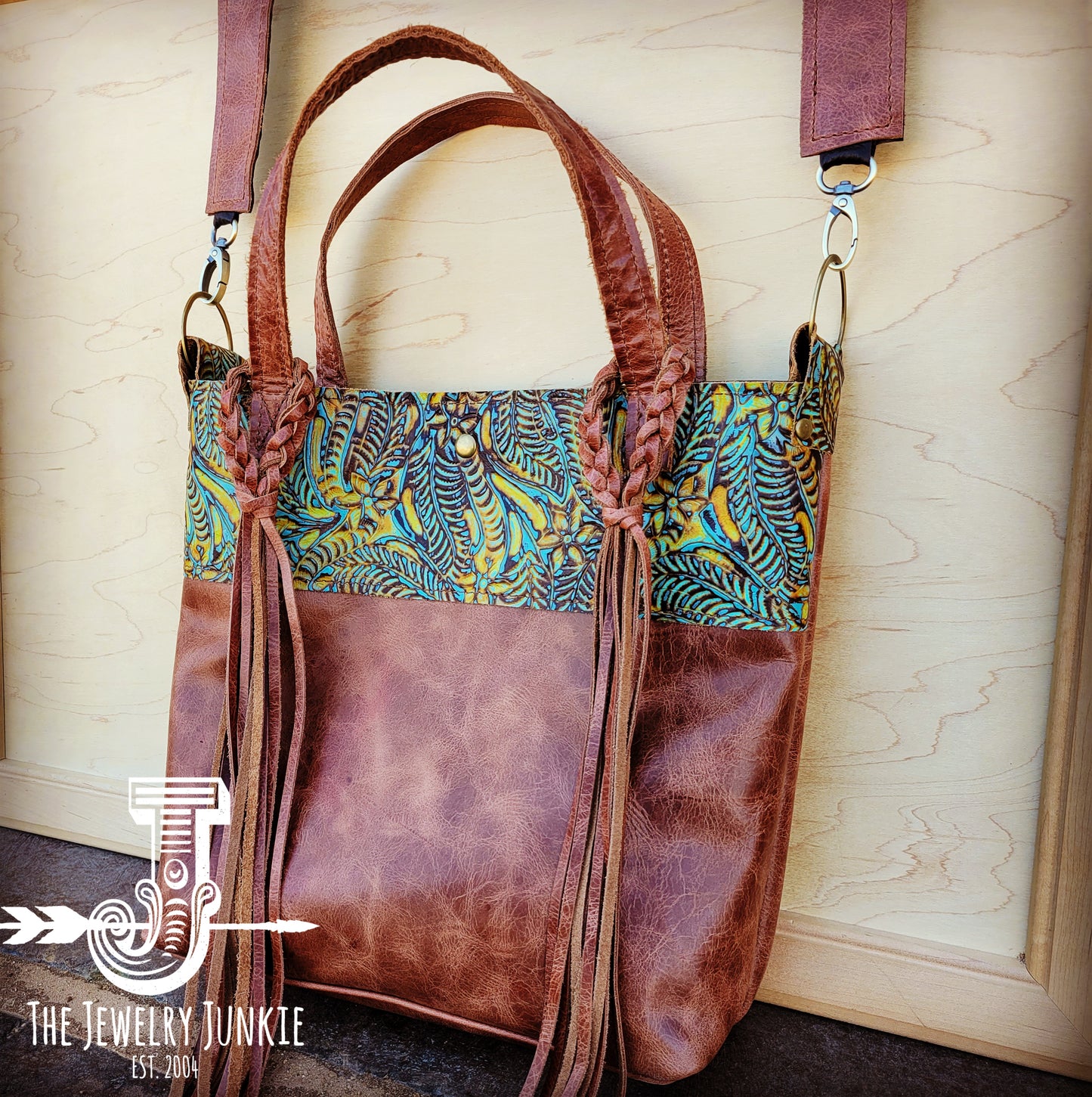 Tejas Leather Bucket Hide Handbag with Dallas Turquoise Accent 506t