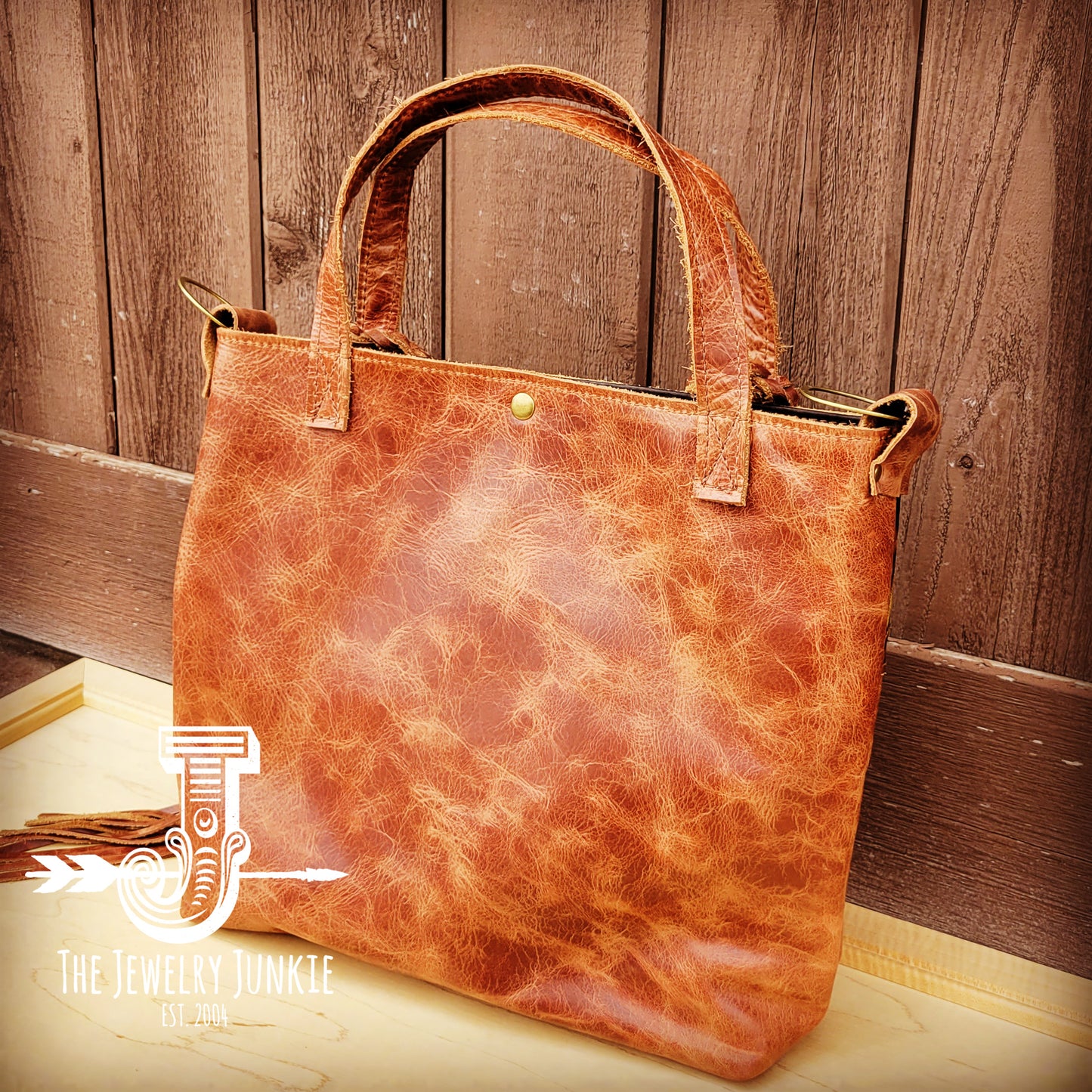 *Tejas Leather Bucket Handbag with Brown Laredo Accent 507y