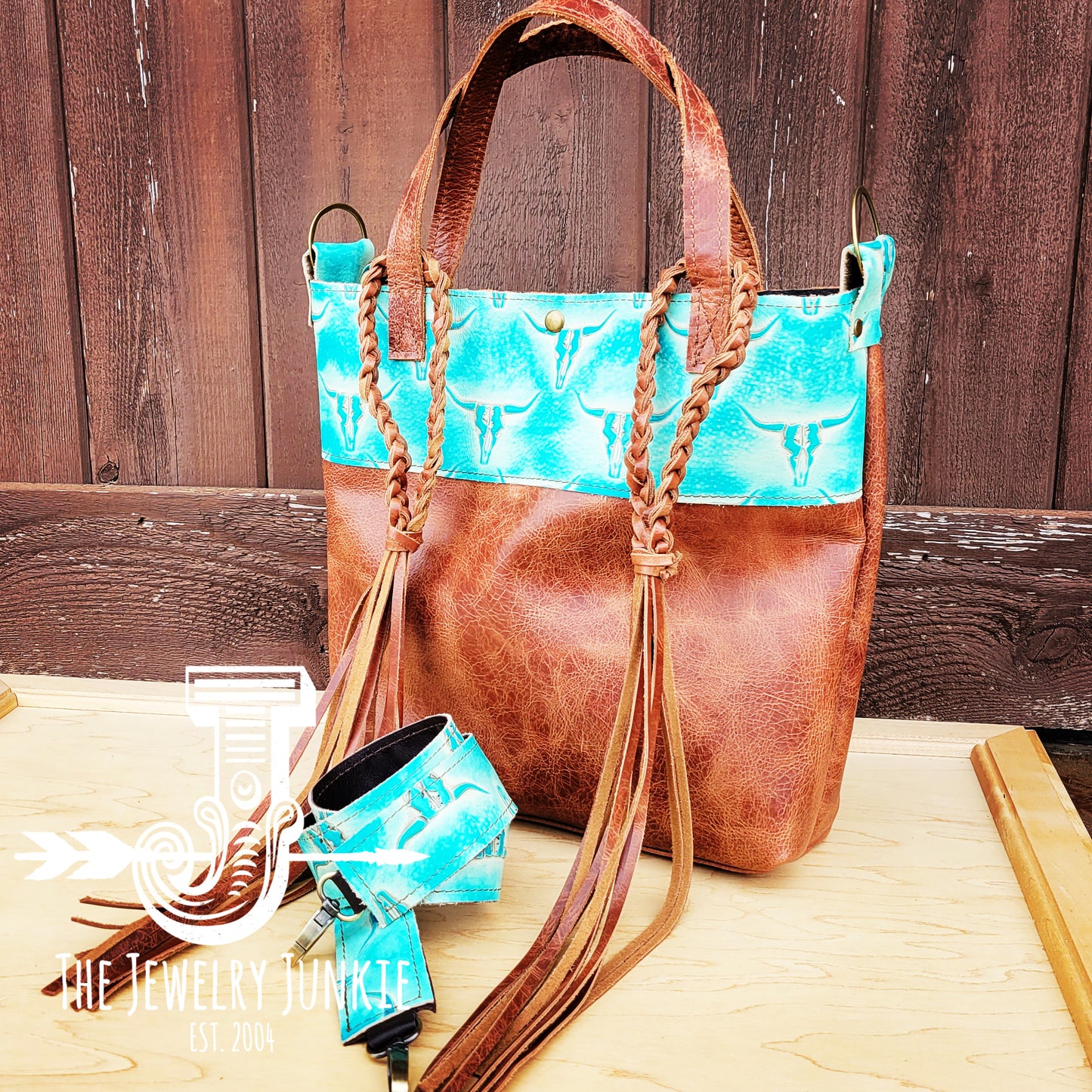 Tejas Leather Bucket Hide Handbag w/ Turquoise Steer Head Accent 510r