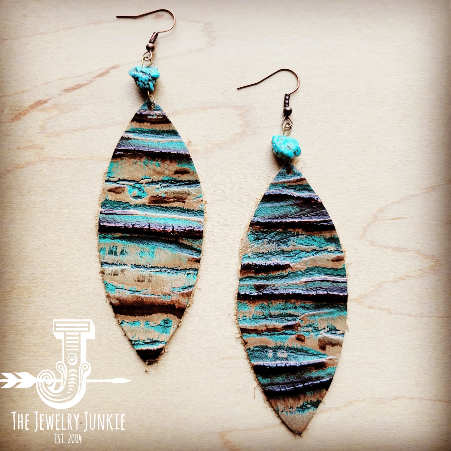 *Leather Oval Earrings in Turquoise Chateau w/ Turquoise Accent 206x
