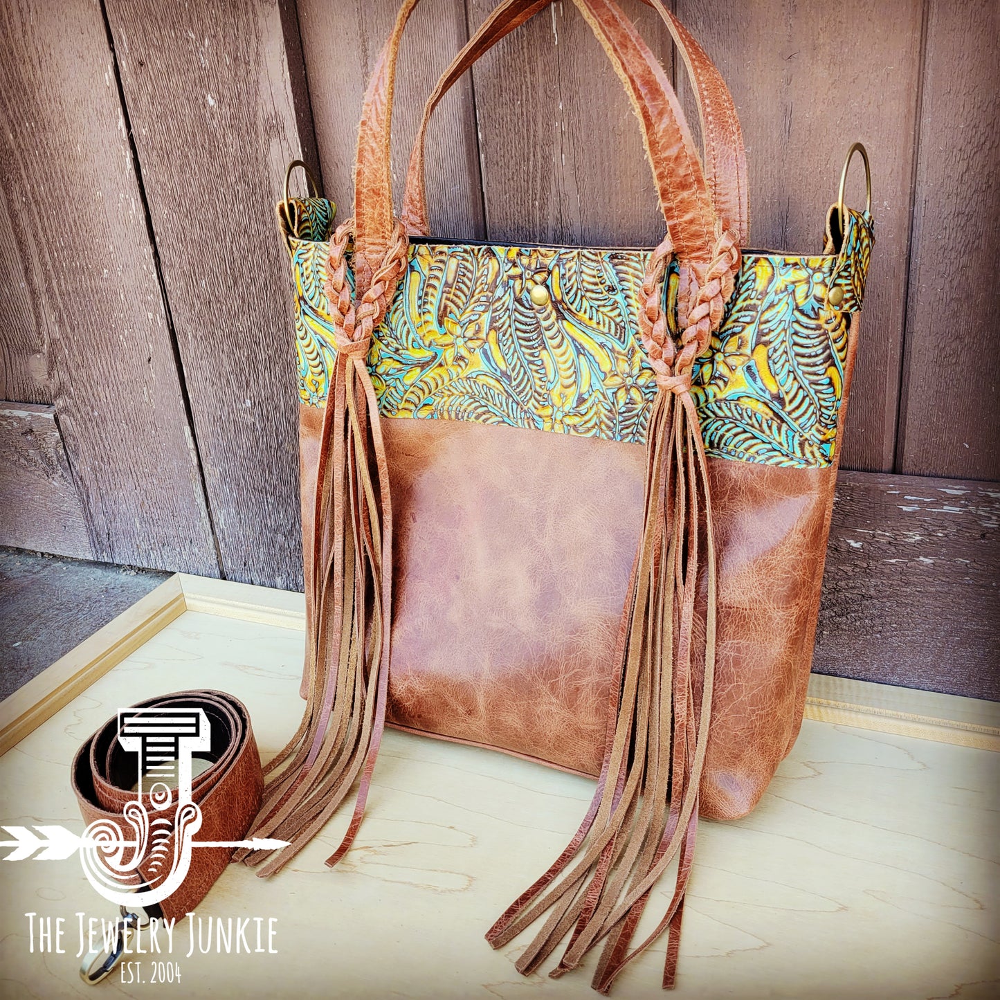 Tejas Leather Bucket Hide Handbag with Dallas Turquoise Accent 506t