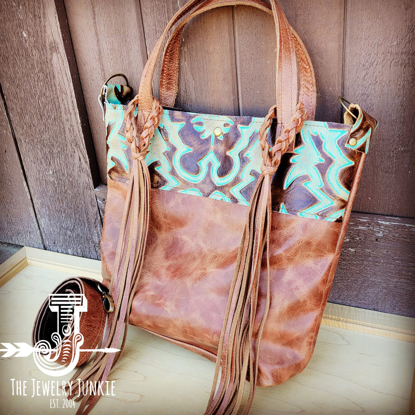 Tejas Leather Bucket Hide Handbag with Turquoise Laredo Accent 506u