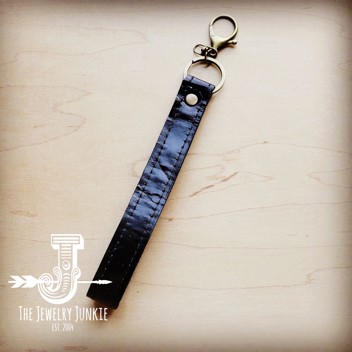 **Embossed Leather Key Chain Strap in Distressed Black 702t