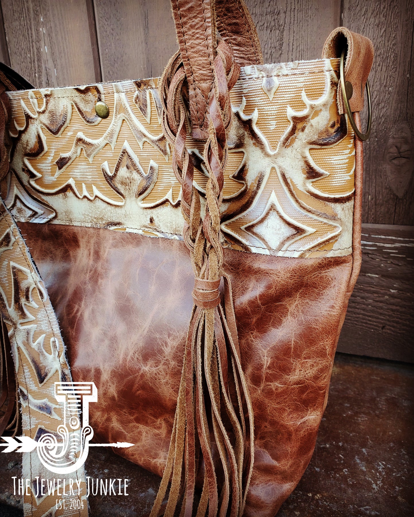 *Tejas Leather Bucket Handbag w/ Sienna Laredo Accent and Braids 506j