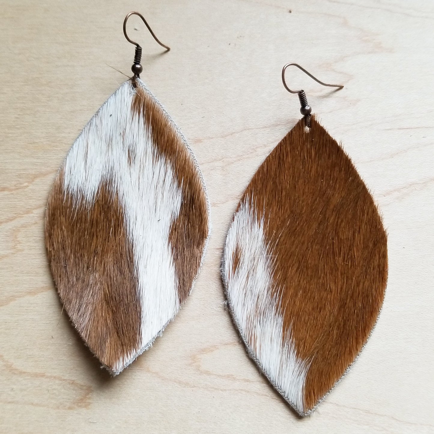 Leather Oval Earrings in Tan and White Hair-on-Hide 222c - The Jewelry Junkie