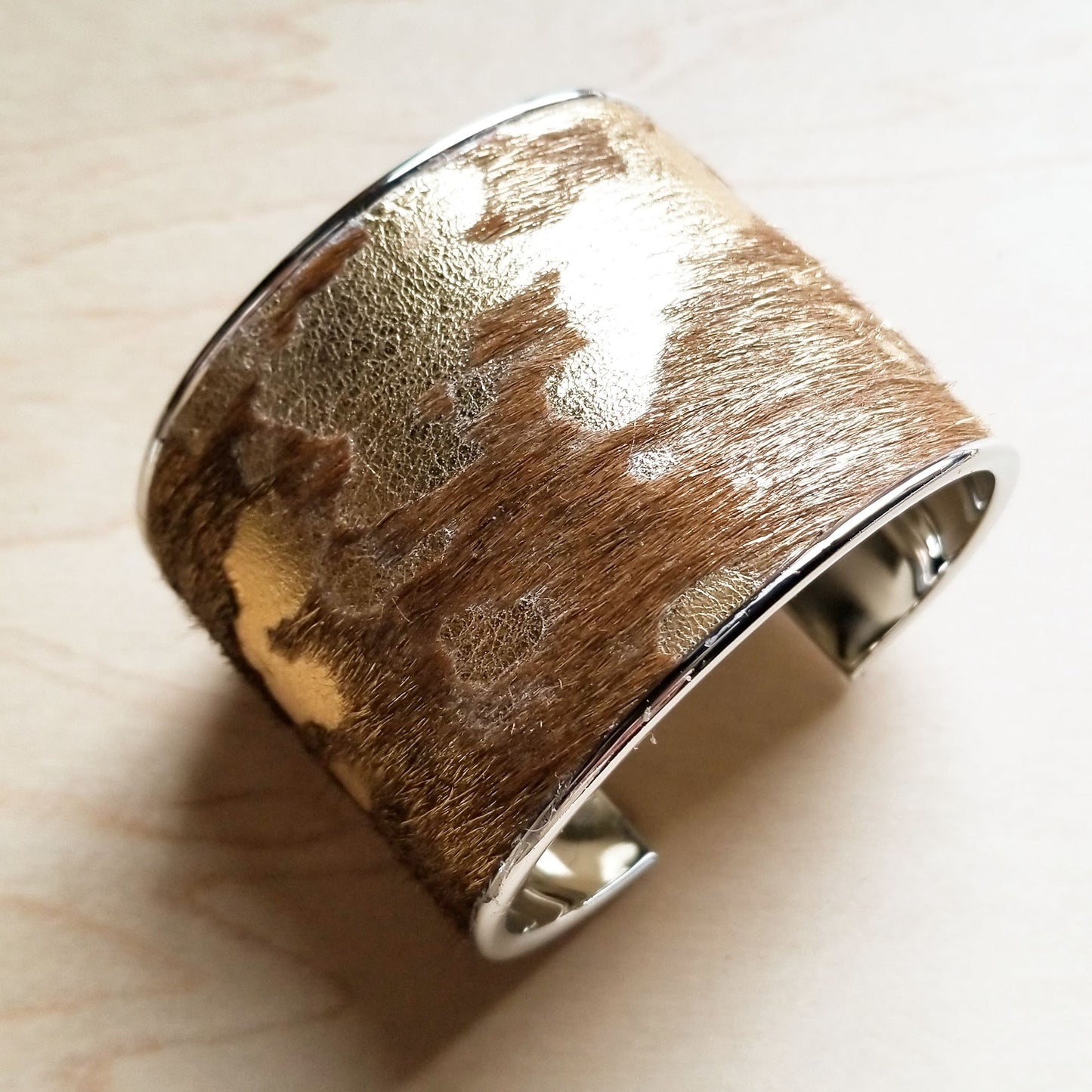 Hair-on-Hide Tan and Gold Metallic Leather Cuff Bangle Bracelet 008q - The Jewelry Junkie