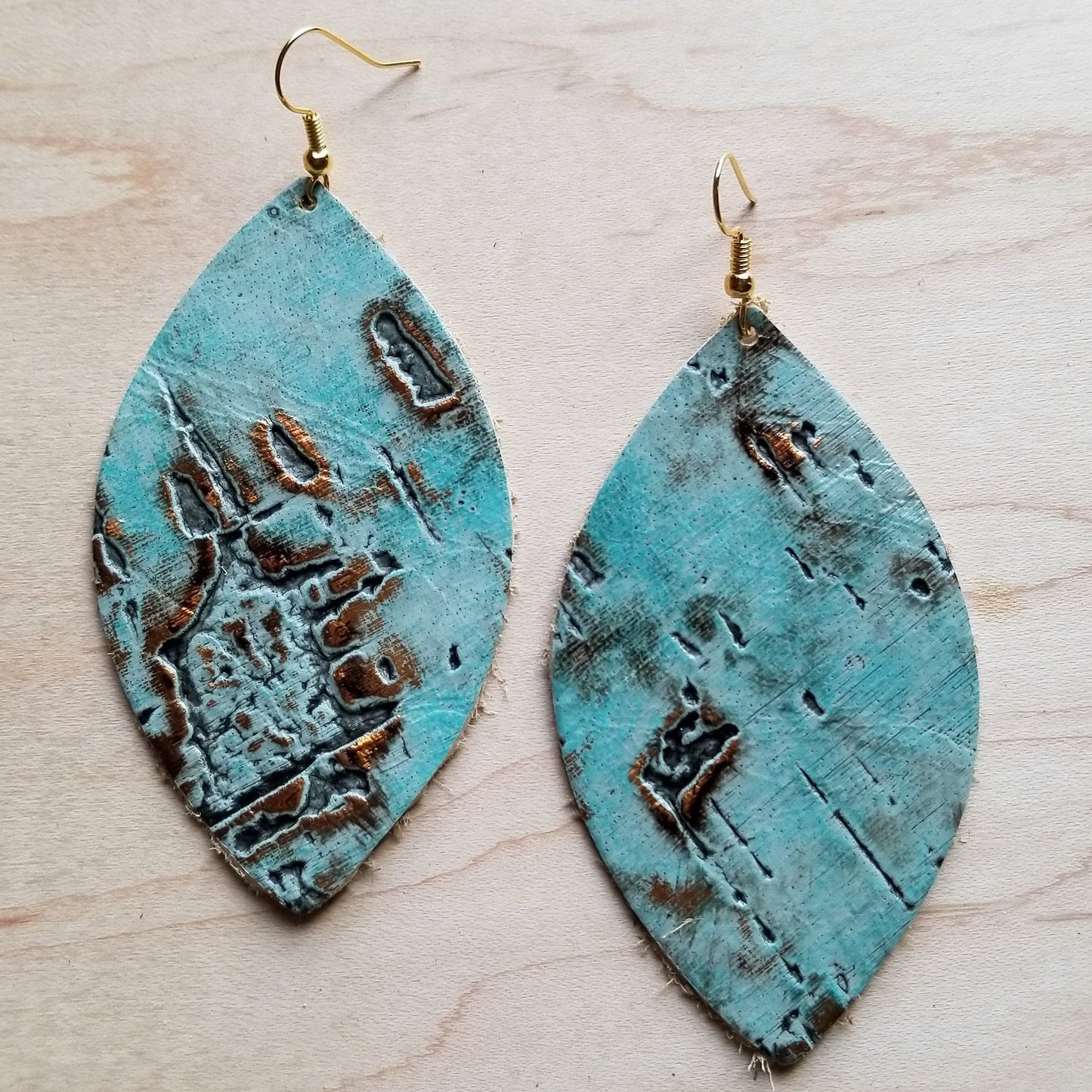 Leather Oval Earrings in Turquoise Metallic 222L - The Jewelry Junkie