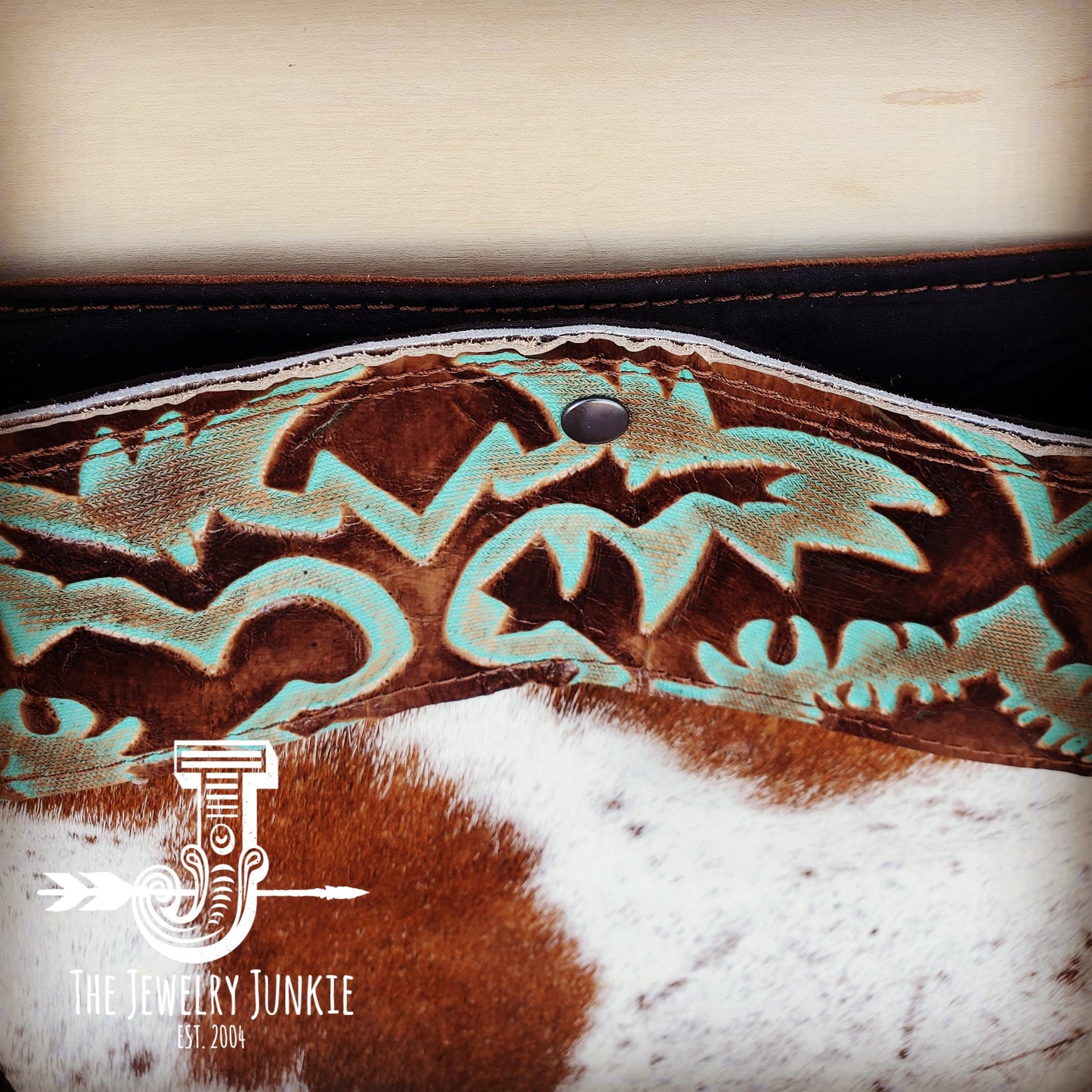 Tejas Leather Bucket Hide Handbag with Turquoise Laredo Accent 505i