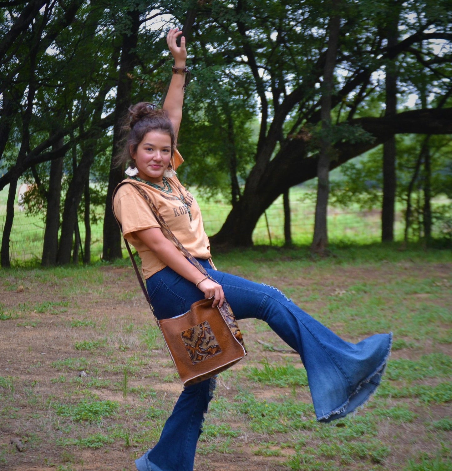 *Embossed Leather Crossbody Strap in Brown Laredo 400L