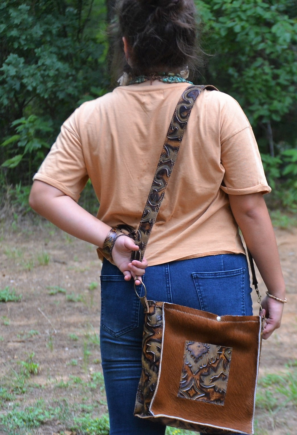 *Embossed Leather Crossbody Strap in Brown Laredo 400L