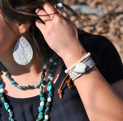 Narrow Leather Cuff w/ Turquoise Slab-Oyster Paisley 002h